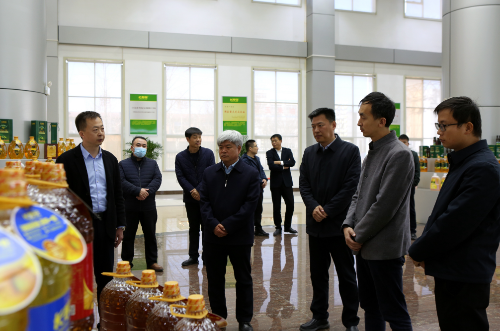 農業(yè)農村部鄉(xiāng)村產業(yè)發(fā)展司三級調研員杜鵬飛一行來山東三星集團調研