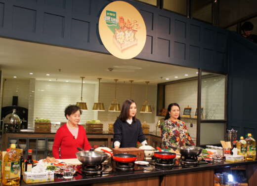 長壽花金胚玉米油攜手山東衛(wèi)視《美味星婆媳》，走進(jìn)明星家庭